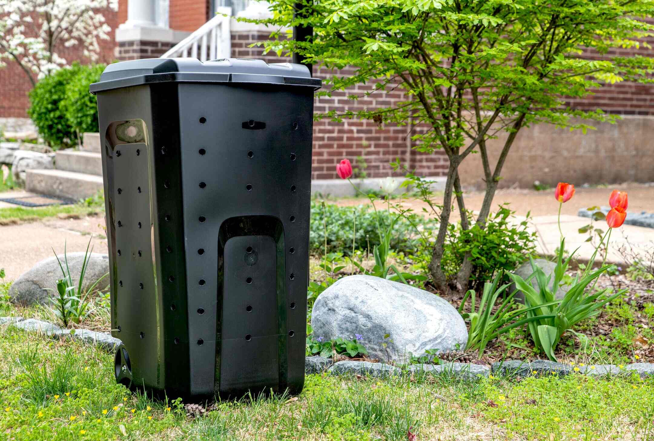 Compost Bin Review: A Sustainable Solution for Organic Waste
