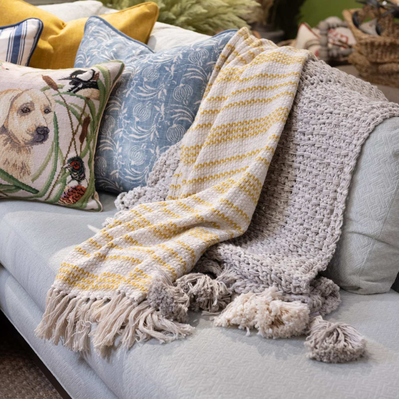 Cozy and Stylish Throw Blanket: A Must-Have for Her
