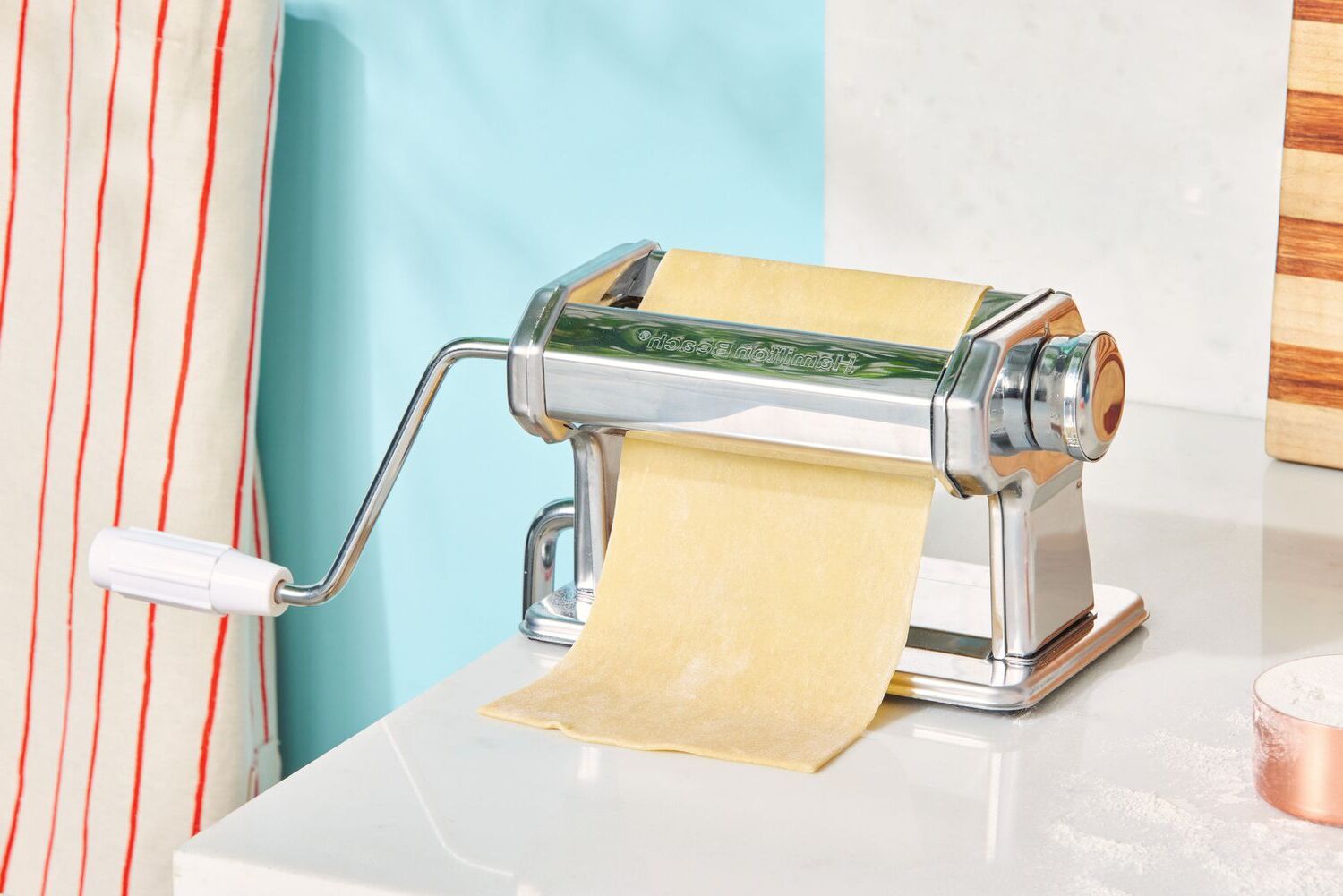 Efficient Pasta Roller: A Must-Have Kitchen Tool for Her