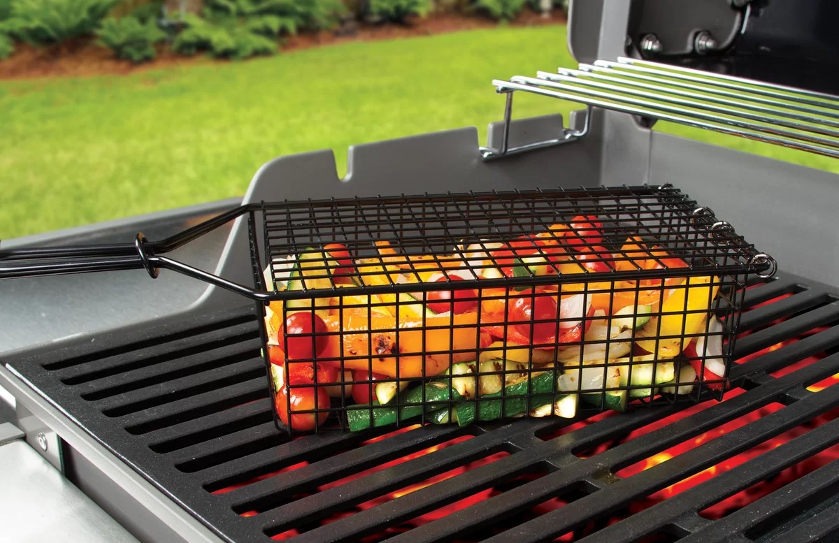 How to use a char-broil grill basket