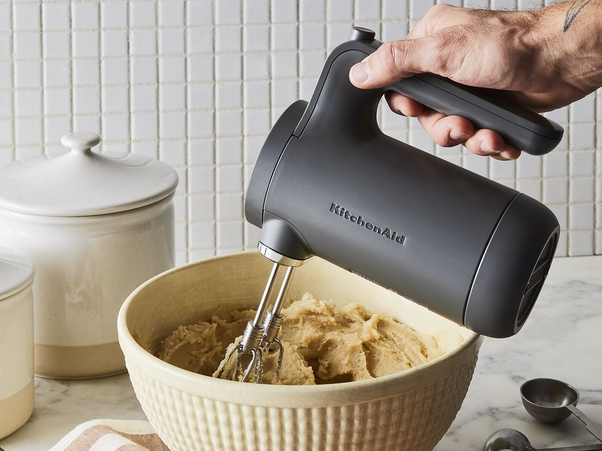Hand Mixer Review: Find the Perfect Kitchen Companion