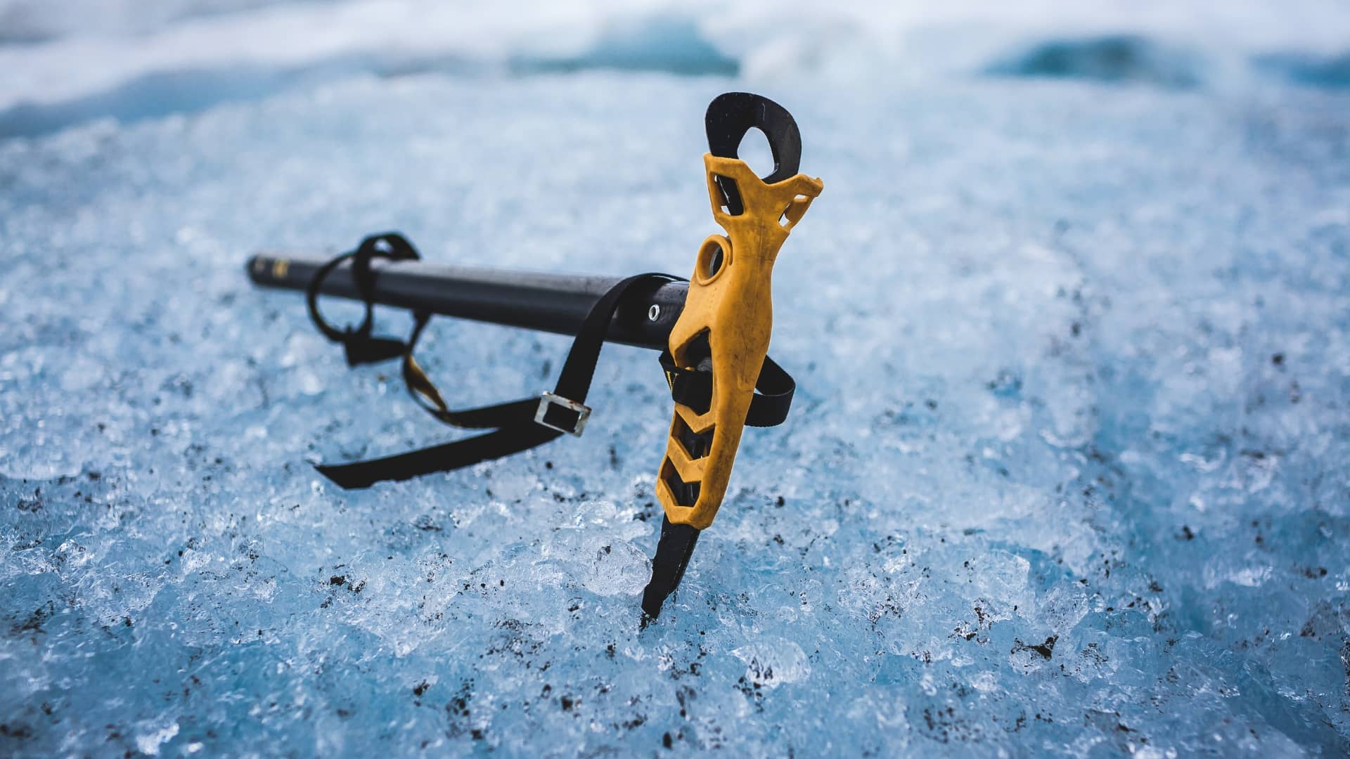 Ice Axe Review: A Comprehensive Assessment of Performance and Durability