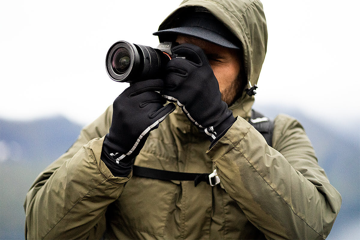 Photography Gloves Review: The Perfect Accessory for Outdoor Shoots