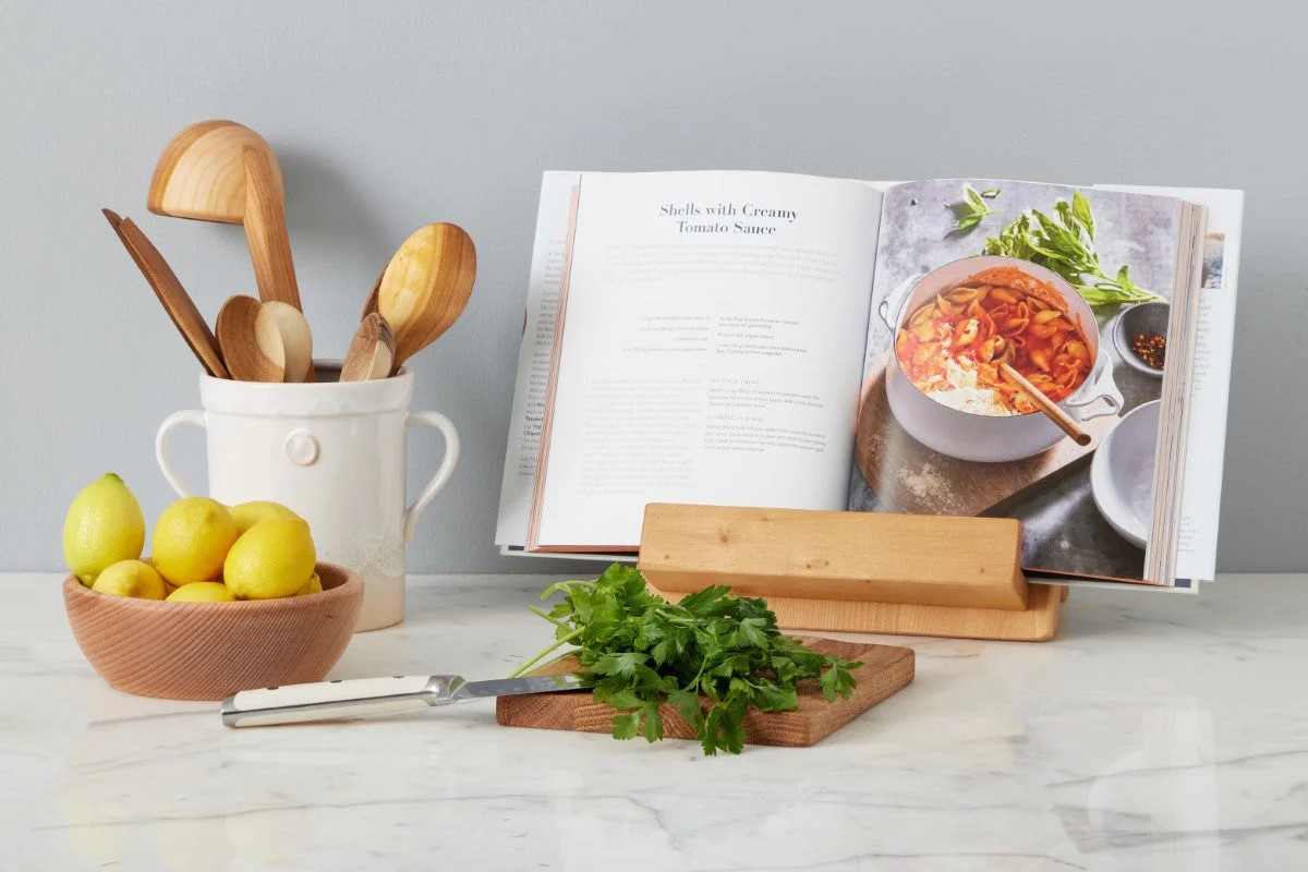 Review: Cookbook Holder – The Perfect Kitchen Accessory