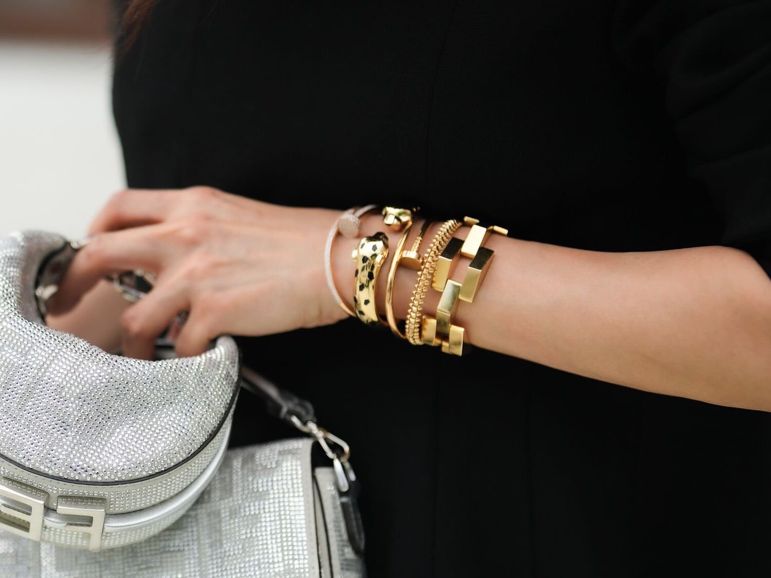 Stunning Bracelet Review: A Must-Have Accessory for Her