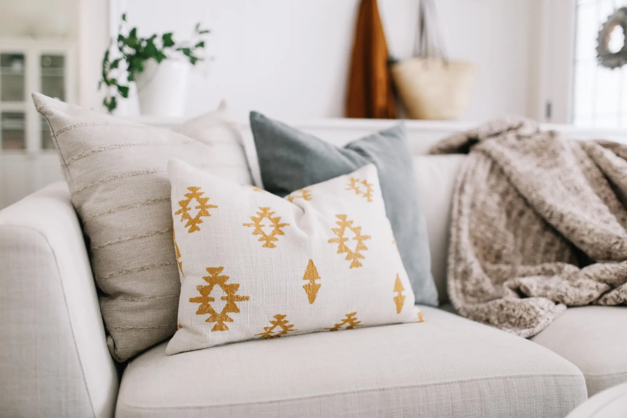 Throw Pillows Review: The Perfect Addition to Your Home Decor