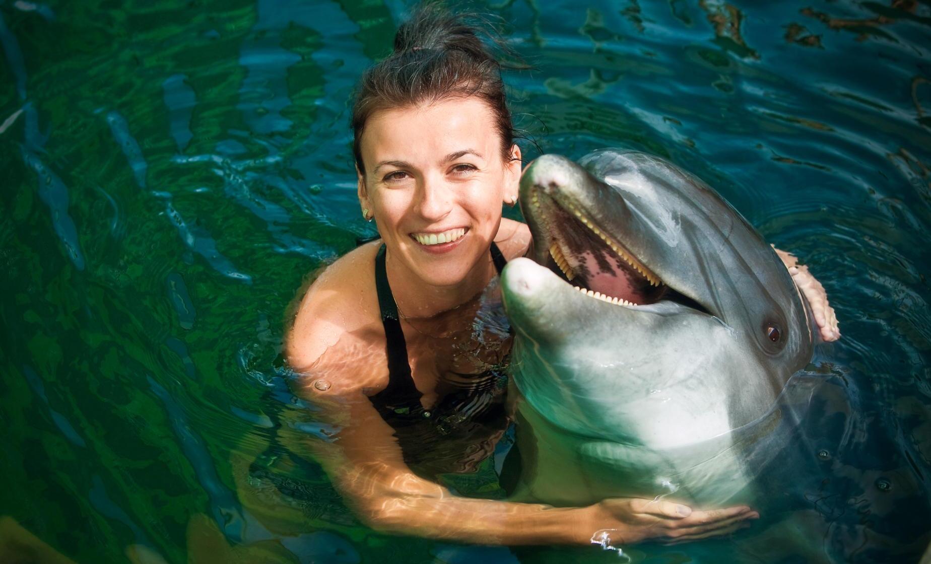 Ultimate Dolphin Encounter: A Must-Read Review for Her